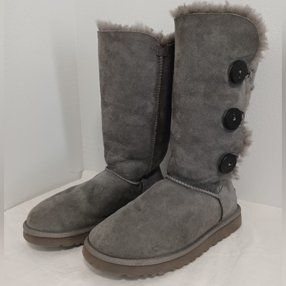 Ugg Bailey Button Classic Tall Boots Gray Suede Leather Size 7 Women's